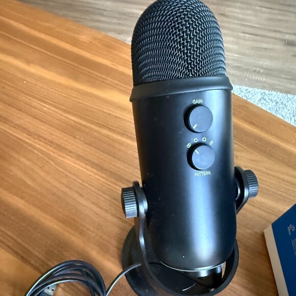 BLUE YETI PREMIUM USB CONDENSER MICROPHONE | Pro Streaming/Gaming - Picture 2 of 10